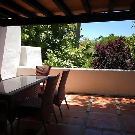 Bonito Piso Con Jardines Y Piscina Appartement Estepona