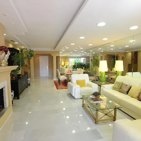 Bonito Piso Con Jardines Y Piscina * Estepona