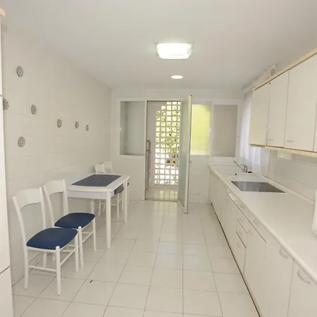Bonito Piso Con Jardines Y Piscina Appartement Estepona